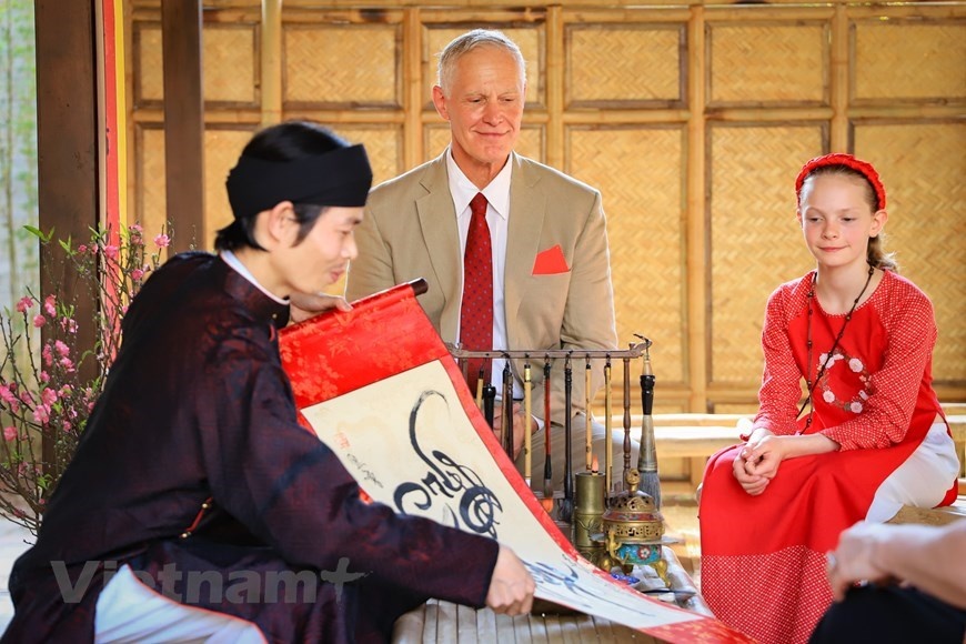 Norwegian Ambassador experiences Vietnamese Tet traditions