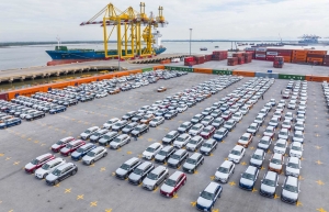 Vietnam's trade surplus with Americas exceeds $100 billion