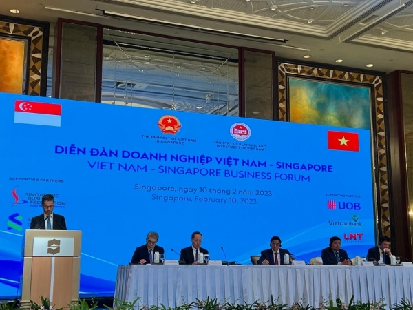 Standard Chartered supports stronger Vietnam-Singapore economic relations - Vimarsana News