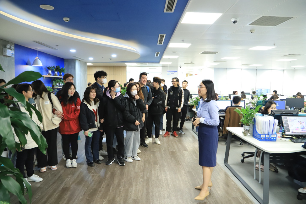 Top IT students experience a day at MB