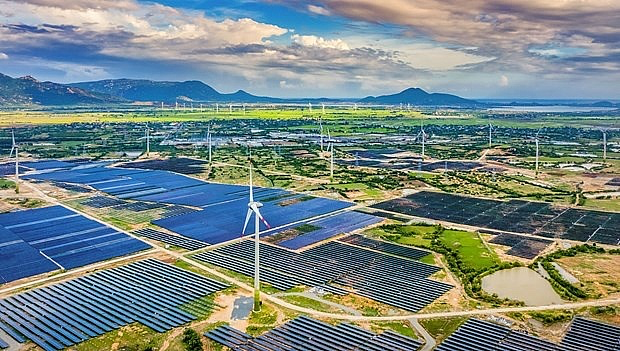 EVN must settle transitional renewable energy power tariffs before March 31: MoIT