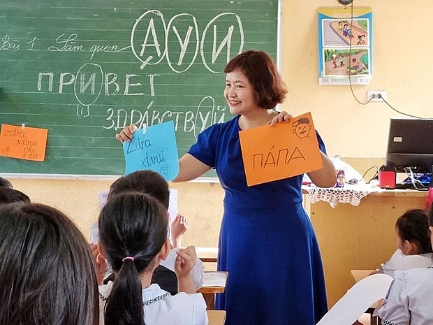 Vietnamese language taught on TV, targeting children living abroad | Society | Vietnam+ (VietnamPlus)