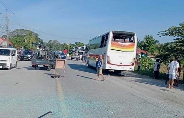Bomb blast injures eight people in southern Philippines
