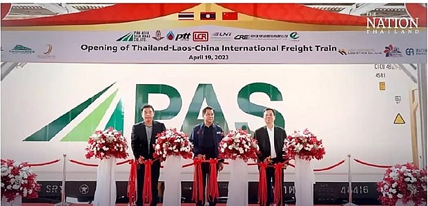 First cargo train from Thailand to China pulls out  | World | Vietnam+ (VietnamPlus)