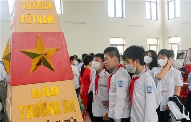 ha nam exhibition features vietnams sovereignty over hoang sa truong sa