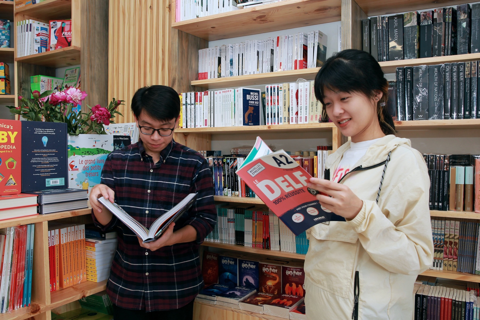 Foreign language books in Vietnam: A big world in a small window