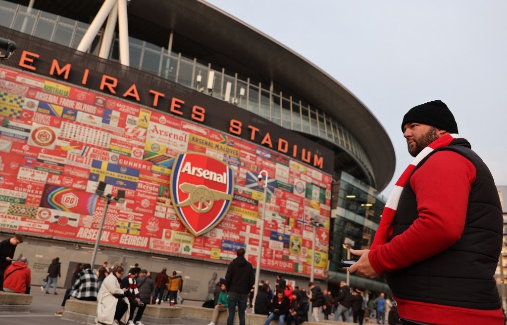 Arsenal on the ropes as Man City aim for knockout blow in Premier League title race