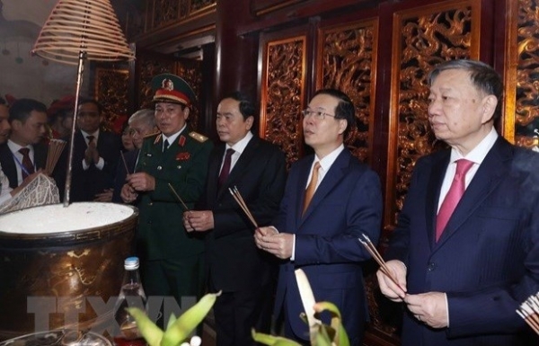 Leaders commemorate Hung Kings in Phu Tho province - Vimarsana News