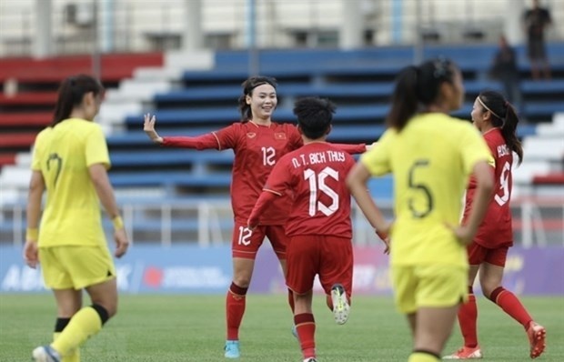 vietnam female footballers grab 3 0 win over malaysia at sea games