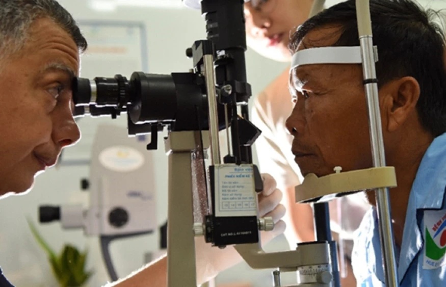 Building capacity for eye care in Can Tho with the Flying Eye Hospital