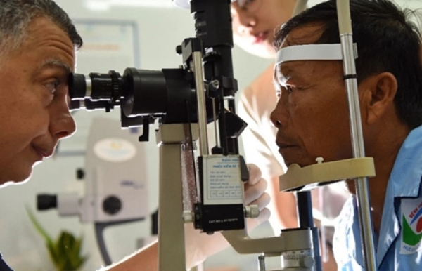 Building capacity for eye care in Can Tho with the Flying Eye Hospital - Vimarsana News