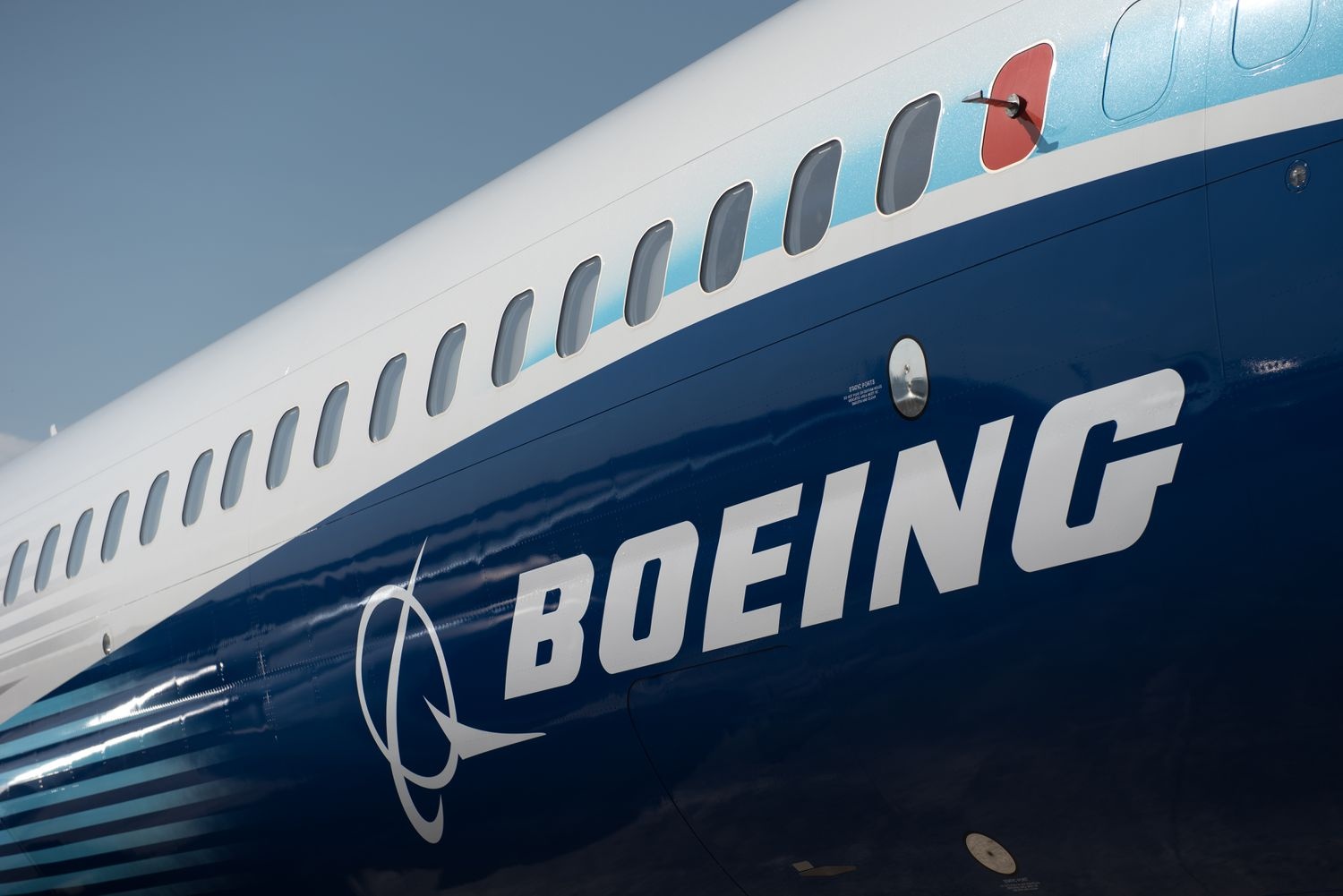 Boeing opens office in Hanoi, commits to expanding investment in Vietnam