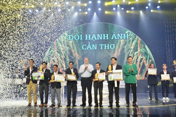 Rice field corporation – Talk Vietnam - Vimarsana News