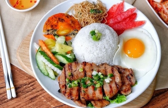 Broken rice ranks second among top 100 most tasty rice dishes in Asia by TasteAtlas