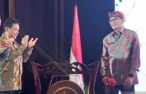 Indonesia sets tourism revenue target of 10 bln USD