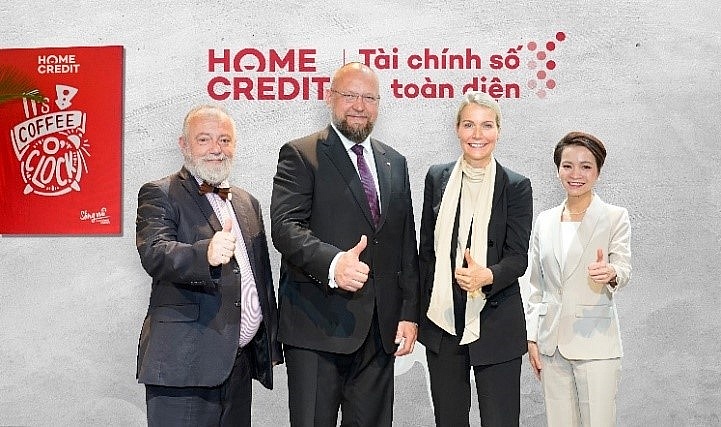 Czech Republic senior leaders meet with Home Credit Vietnam