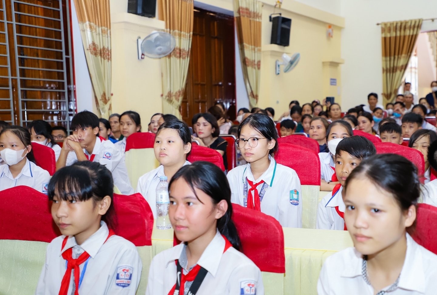 Underprivileged students supported in Ha Tinh and Nghe An