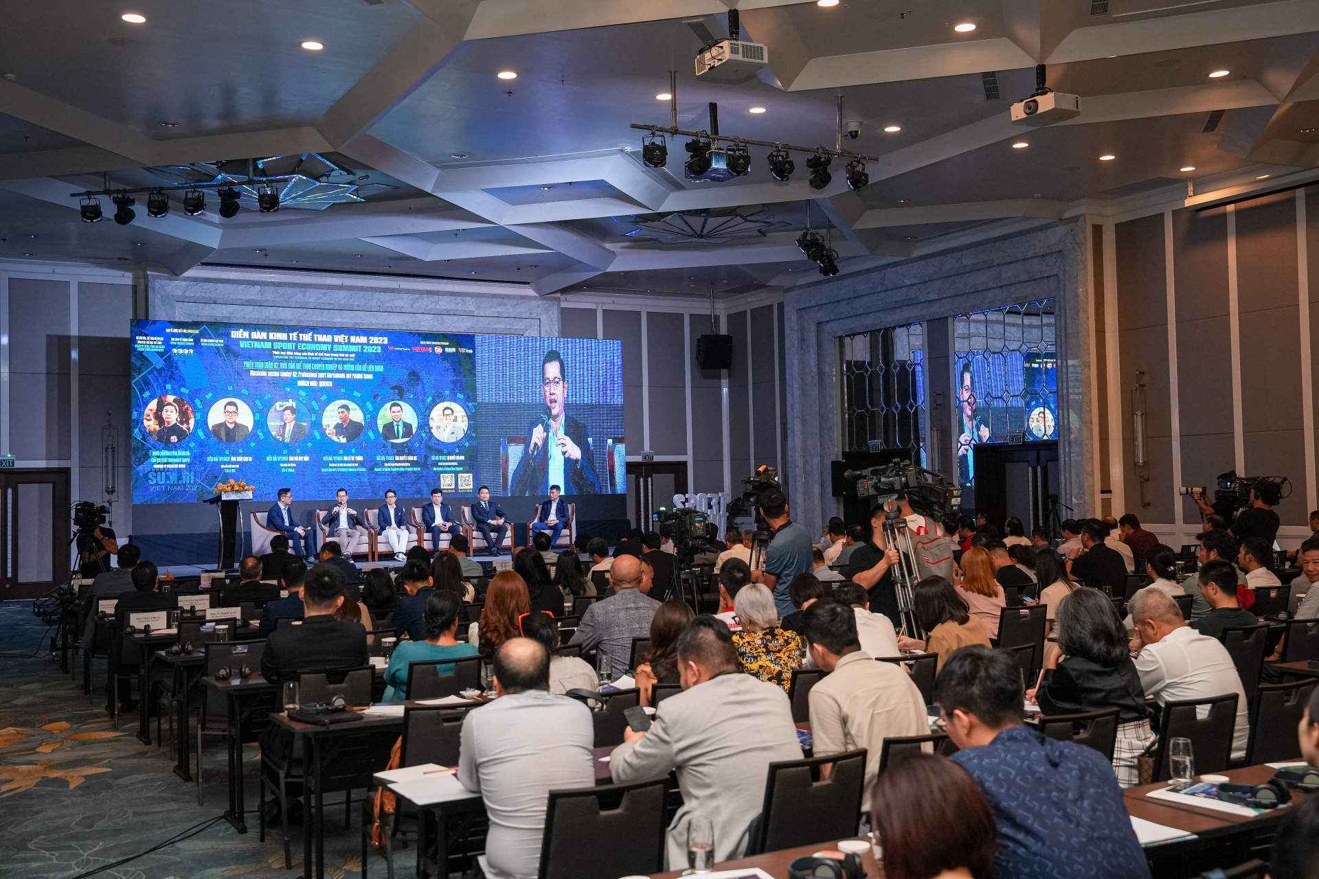 Speakers at the Vietnam Sport Economy Summit 2023 on June 3 in Hà Nộ