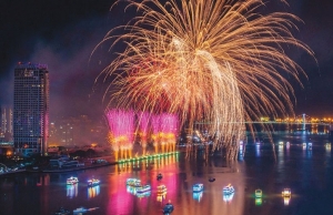 Danang hosts international Fireworks Festival