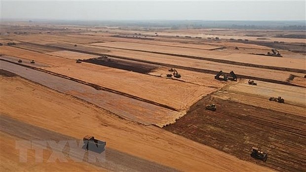 Deputy PM urges early handover of clean land for Long Thanh airport’s sub-projects | Business | Vietnam+ (VietnamPlus)