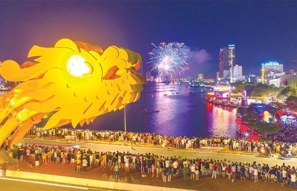 Revellers have a blast at annual Danang fest - Vimarsana News