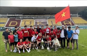 Vietnamese team defends championship in Czech Senate’s football tournament