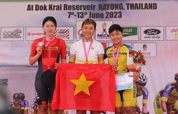 cyclist nguyen thi that defends asian gold medal