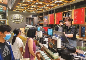 Drinks chains tinker with new models