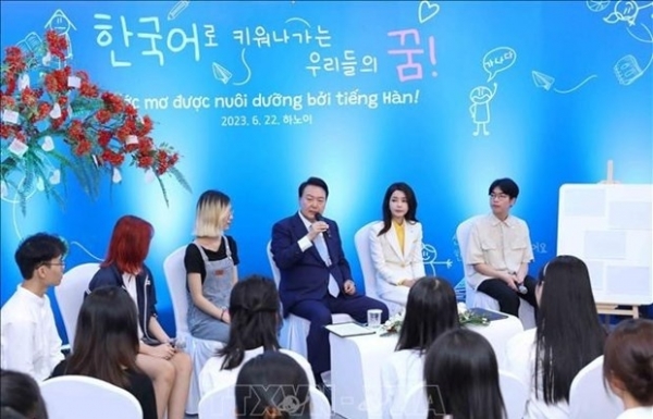 RoK President talks to Hanoi students - Vimarsana News