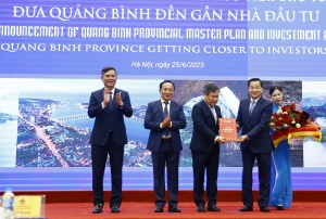 Quang Binh conference puts on show for investors