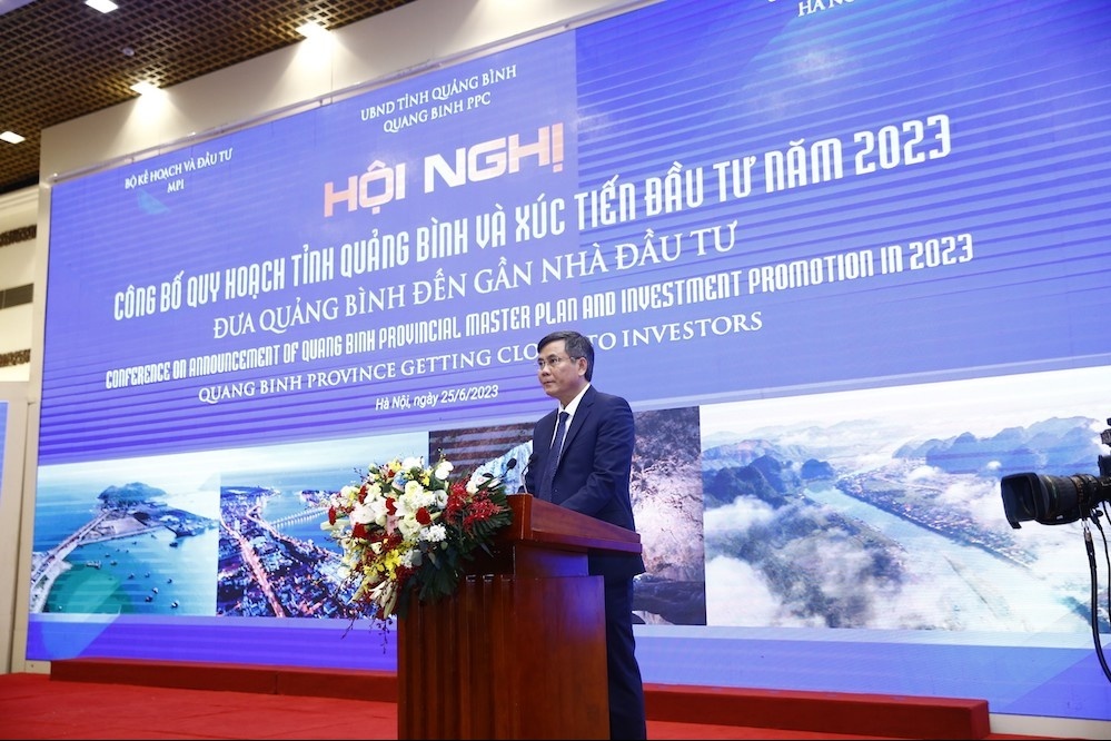 Quang Binh grants agreements for projects worth $5 billion
