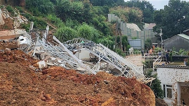 5 rescued from Da Lat landslide | Society | Vietnam+ (VietnamPlus)