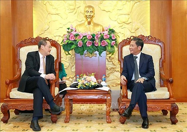 Vietnam beefs up multifaceted cooperation with Singapore, Australia