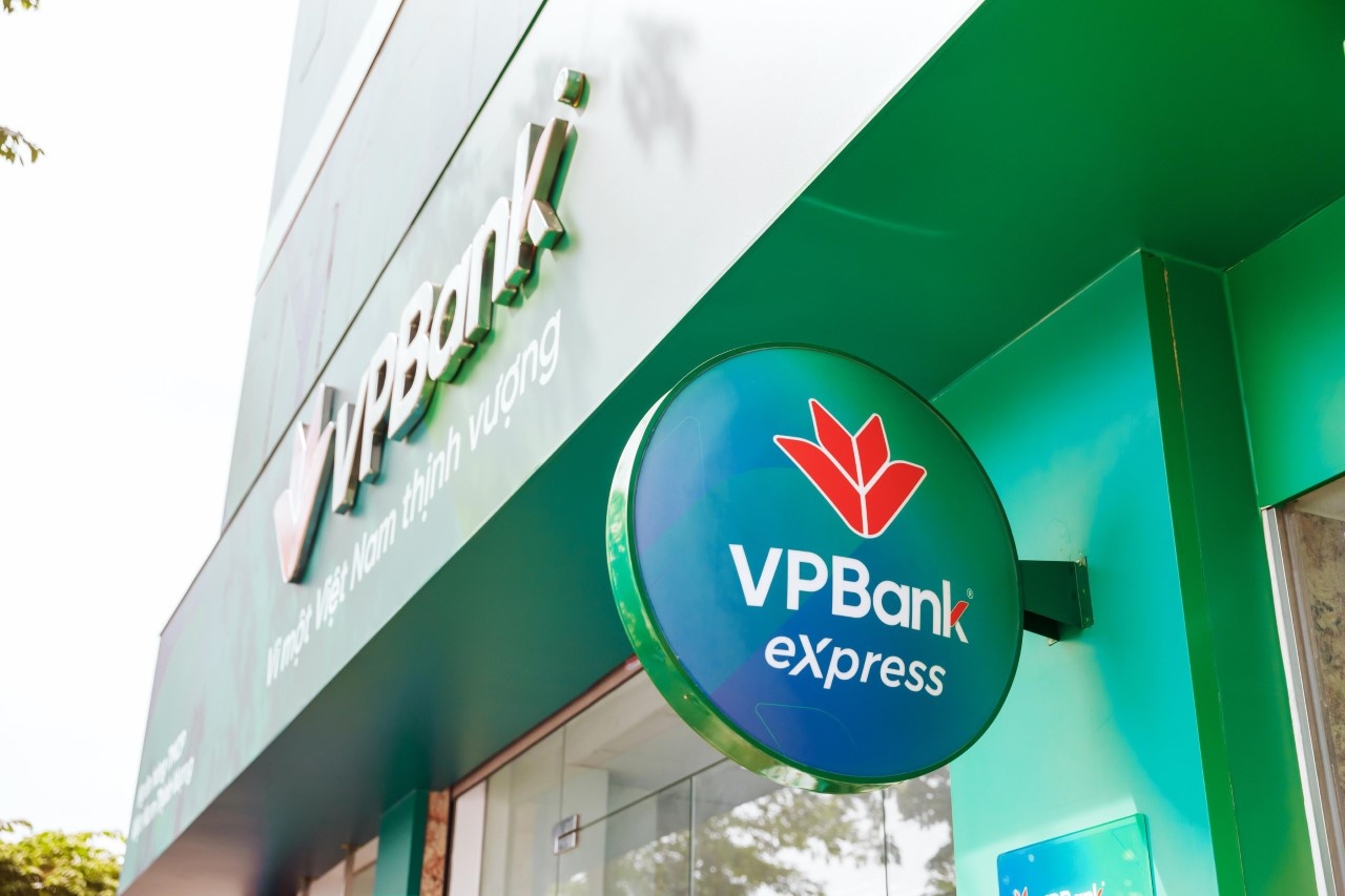 VPBank CEO outlines policy responses and growth prospects amidst economic challenges