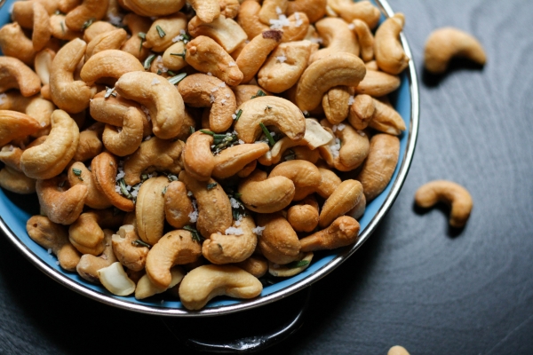 Vietnam cashew industry flags suspected UAE fraud - Vimarsana News