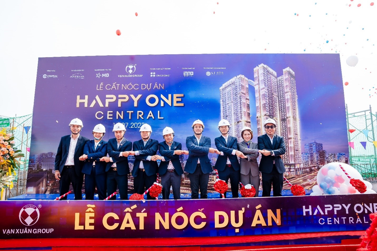 Van Xuan Group tops out two highest towers in Thu Dau Mot