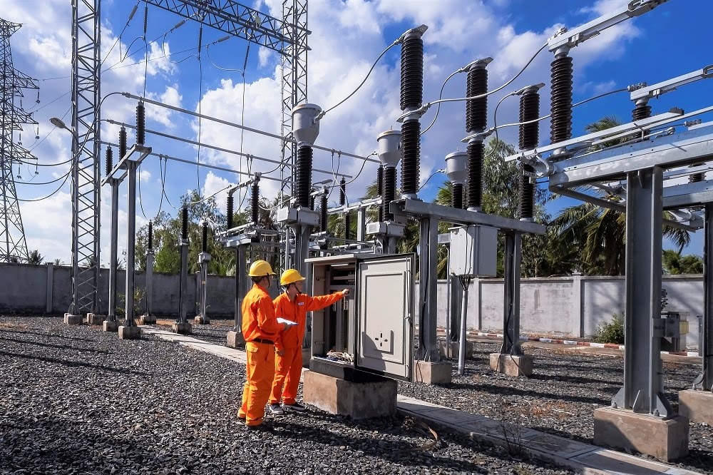MoIT looks to adjust electricity prices to ensure cash flow for EVN
