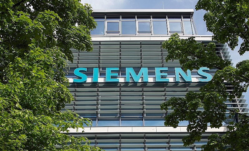 Siemens profit surges despite energy woes