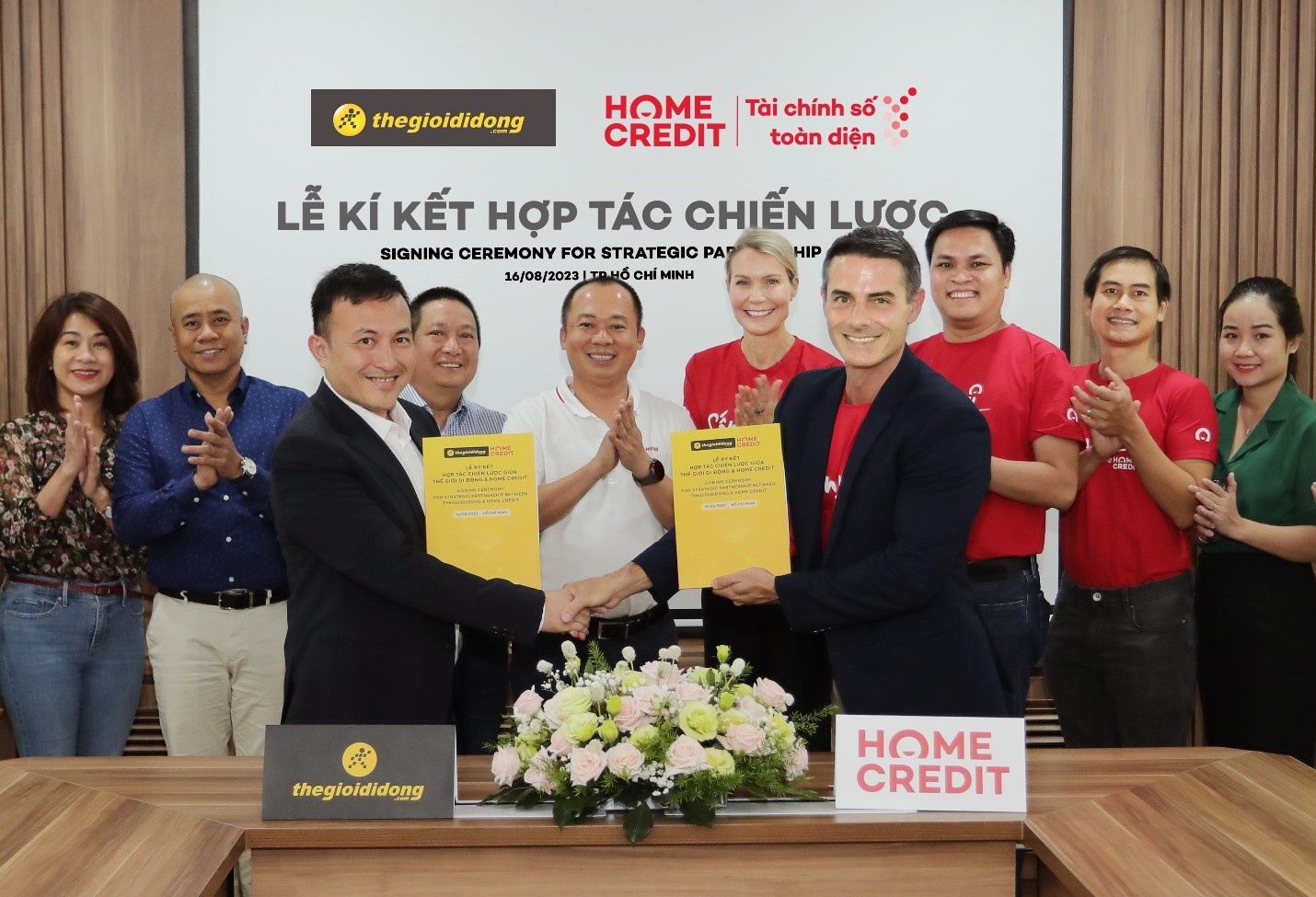 Home Credit signs a strategic partnership with Mobile World