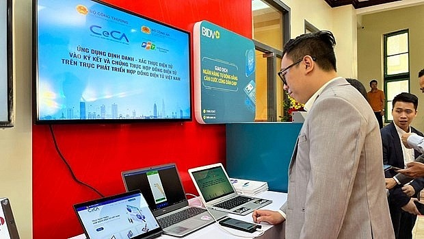 Chip-based ID cards proven effective in e-contract authentication: agency   | Society | Vietnam+ (VietnamPlus)