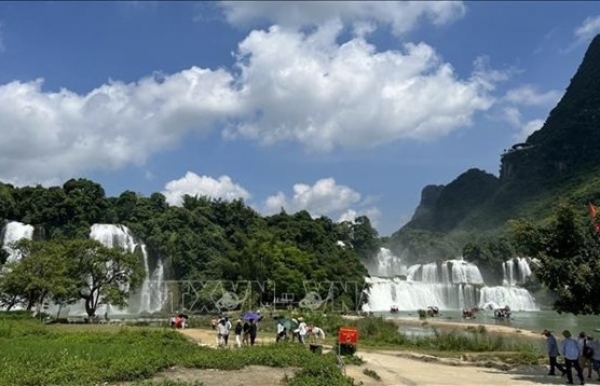Tours of Ban Gioc - Detian fall to be piloted from September 15 - Vimarsana News