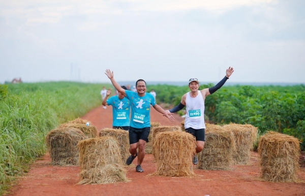 Together with Coteccons spreading the spirit of GREEN UP through running steps - Vimarsana News