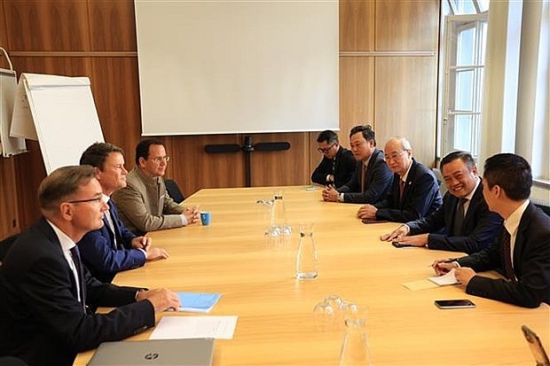 Hanoi delegation pays working visit to Switzerland | Society | Vietnam+ (VietnamPlus)