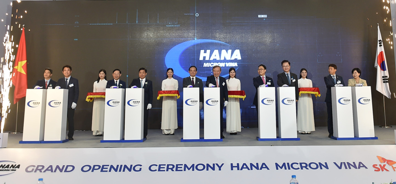 Hana Micron Vina launches pioneering semiconductor factory in northern Vietnam