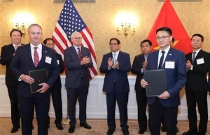 PM calls on US semiconductor firms to invest more in Vietnam