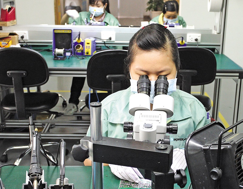 Vietnam eyes lucrative semiconductor market