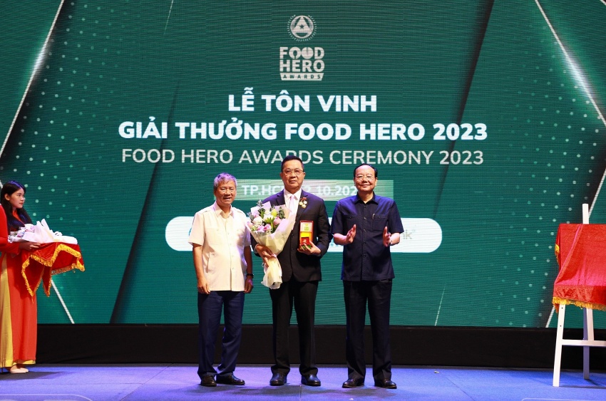 Thai man honoured "Food Hero" and "Lifetime Contribution"