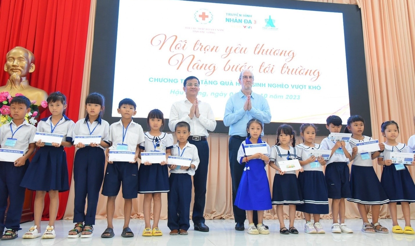 Tan Hiep Phat joins efforts to care for children