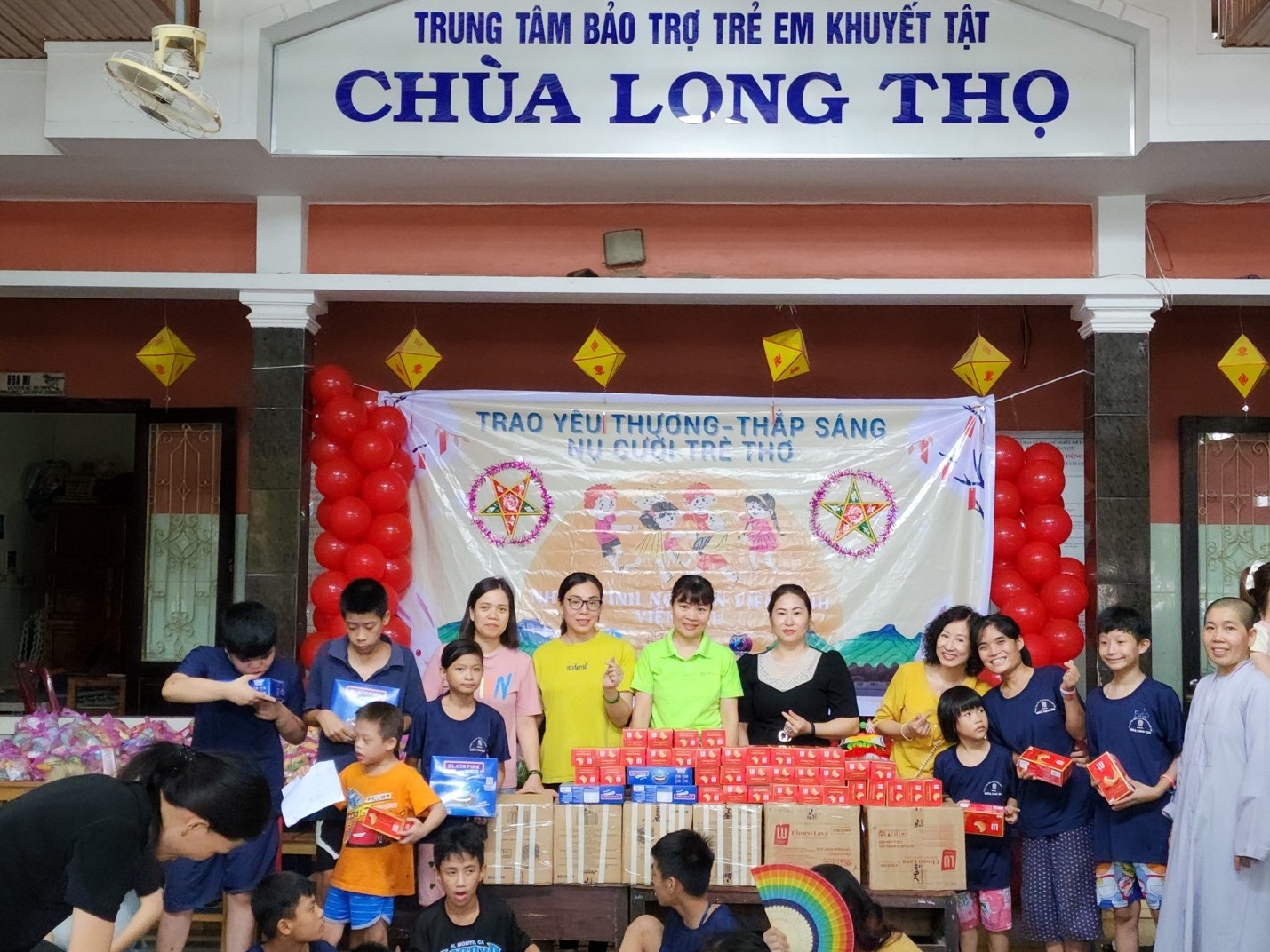 Mondelez Kinh Do donates 27,000 boxes of confectionery via Vietnam Food Bank network