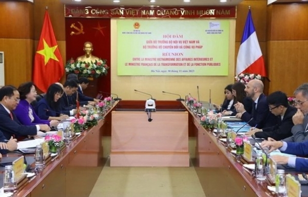 Vietnam, France cooperate in digital transformation, public service reform - Vimarsana News